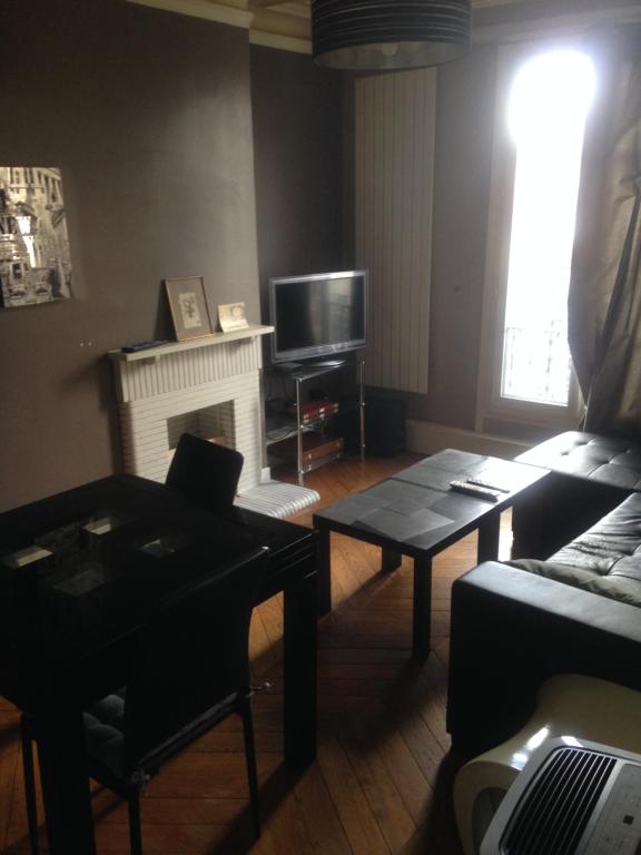Photo de la galerie de l'établissement Appartement dans immeuble haussmannien, à Paris