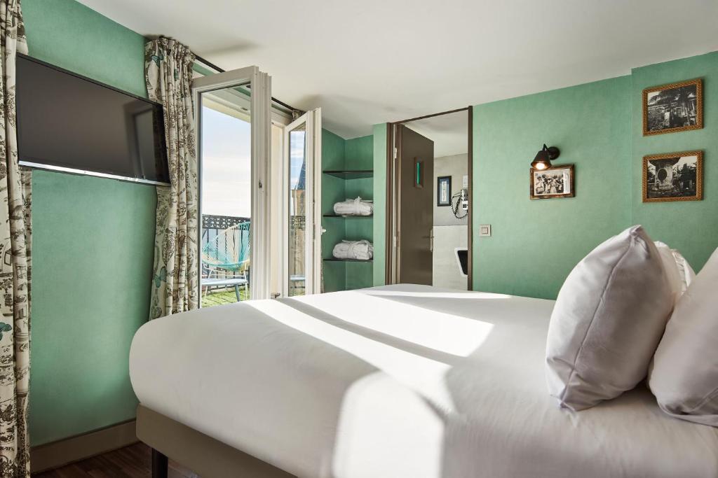 
Double Room with Balcony
