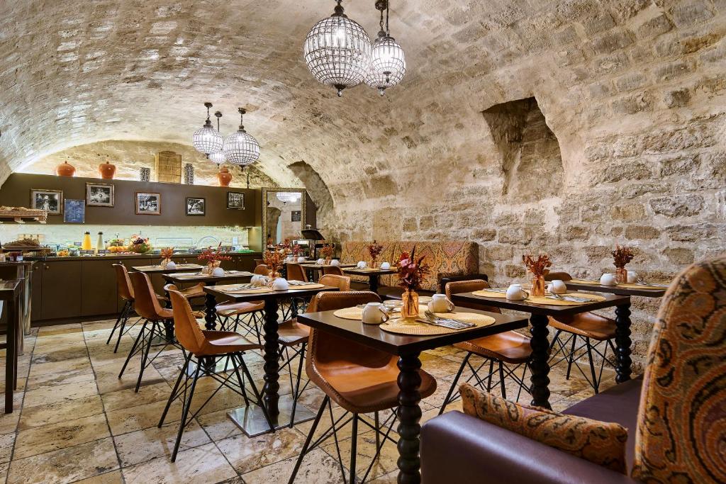 Restaurace v ubytování R. Kipling by Happyculture