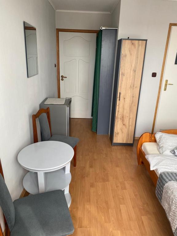 ADA - pokoje gościnne - 1