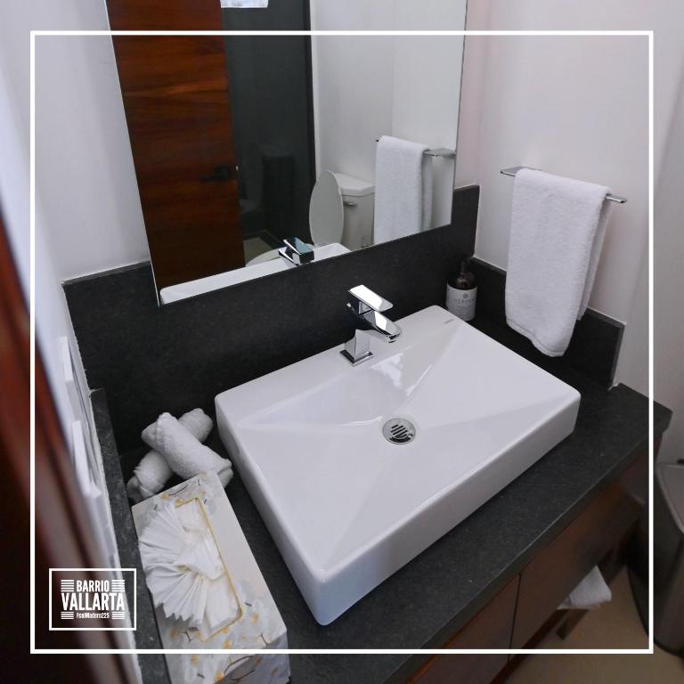Vannituba majutusasutuses Barrio Vallarta Boutique Studios