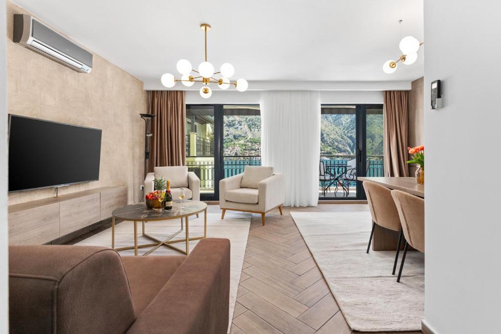 Dekaderon Lux Apartments - 3