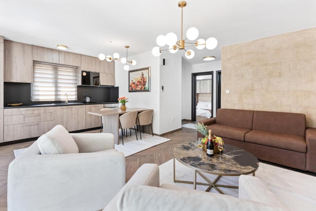 Dekaderon Lux Apartments - 1