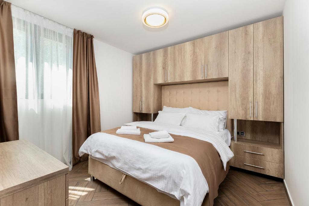 Dekaderon Lux Apartments - 9