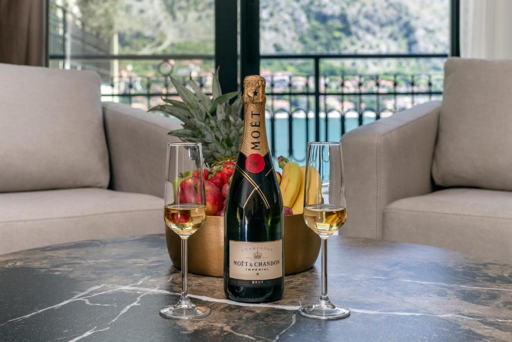 Dekaderon Lux Apartments - 5