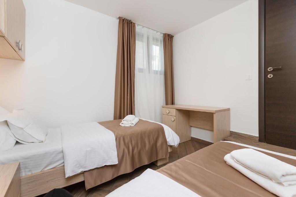 Dekaderon Lux Apartments - 6