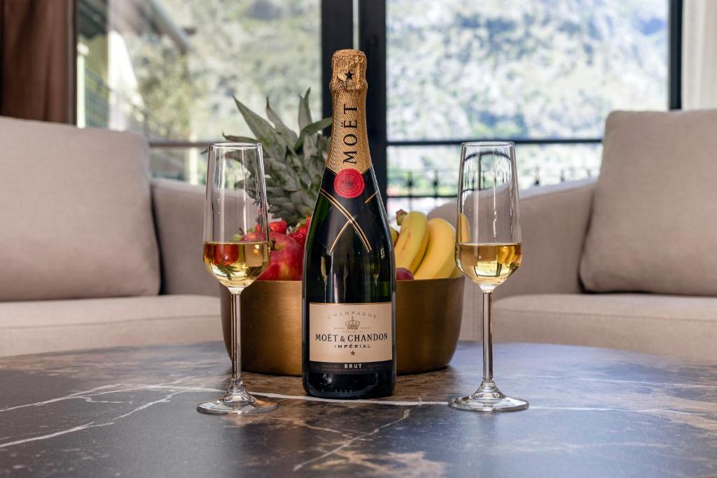 Dekaderon Lux Apartments - 11