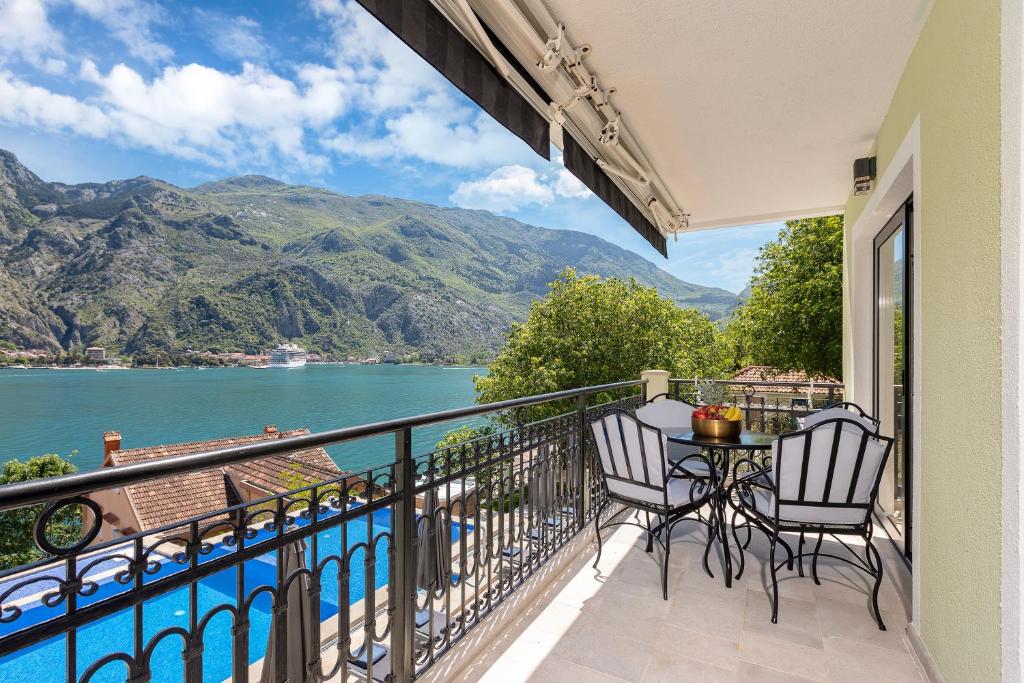 Dekaderon Lux Apartments - 15