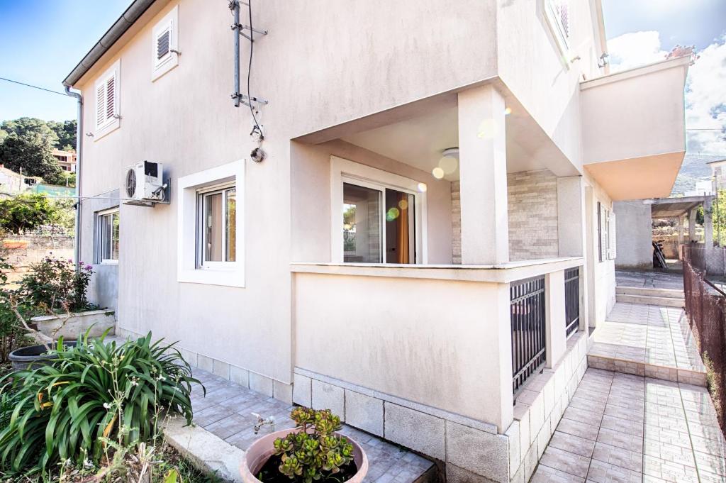 Budova, kde se apartmán nachází