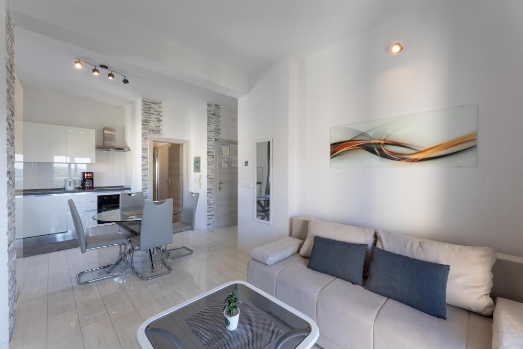 Kuchyň nebo kuchyňský kout v ubytování Apartments Bilopavlović