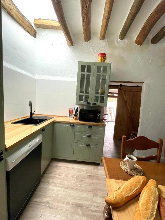 Kuchyň nebo kuchyňský kout v ubytování Casa Las Cuadras 2