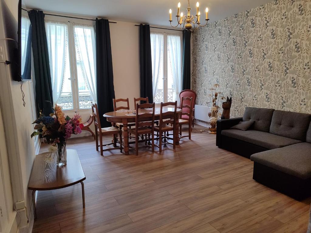 Χώρος καθιστικού στο Chez Paulette