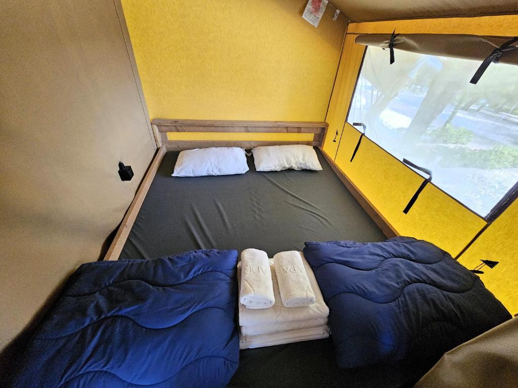 Postel nebo postele na pokoji v ubytování Amadria Park Camping Trogir - Glamping Tents