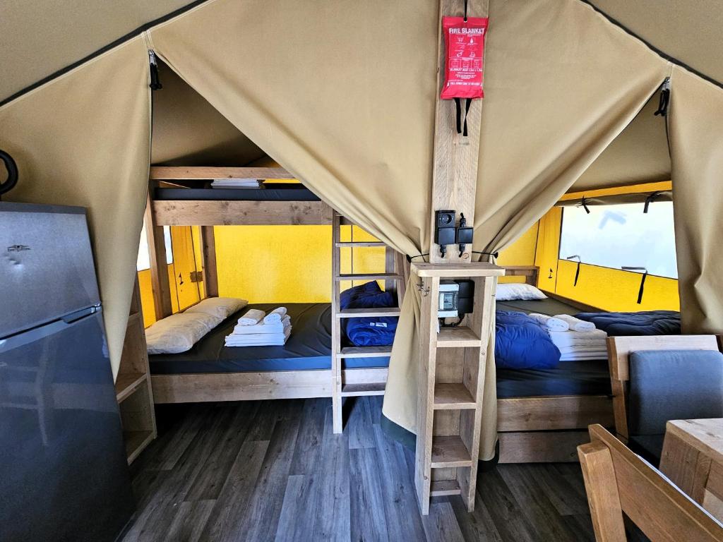 Postel nebo postele na pokoji v ubytování Amadria Park Camping Trogir - Glamping Tents