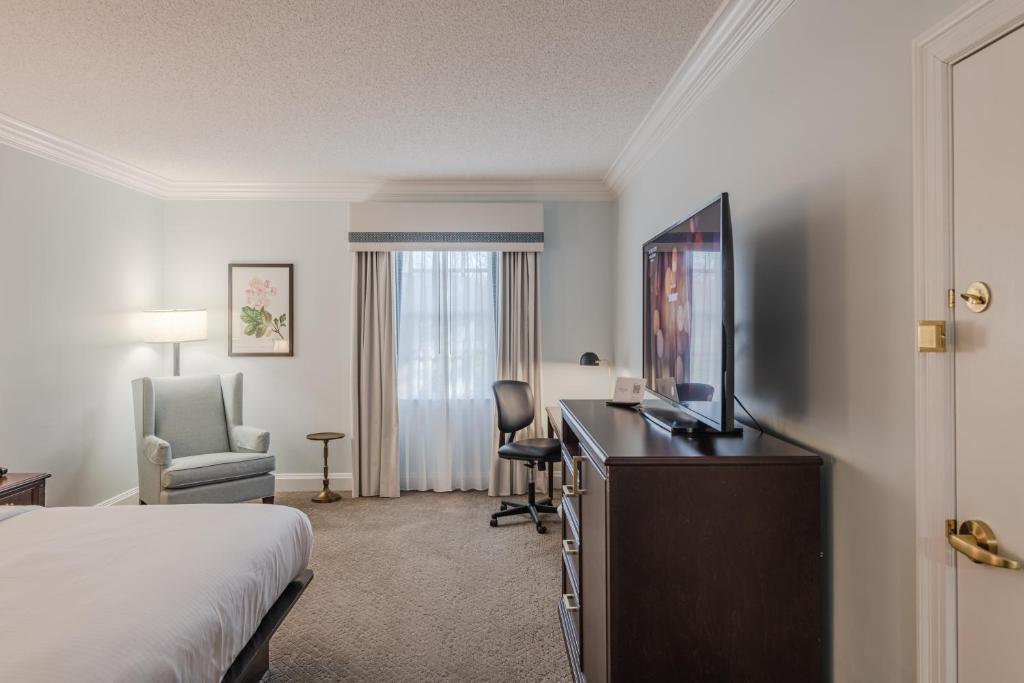 The Founders Inn & Spa Tapestry Collection By Hilton photo
