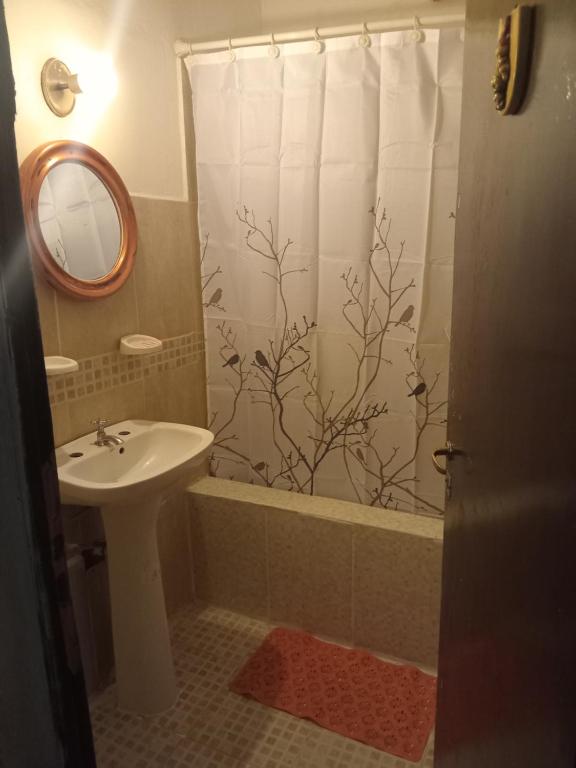 Vonios kambarys apgyvendinimo įstaigoje Magic Home