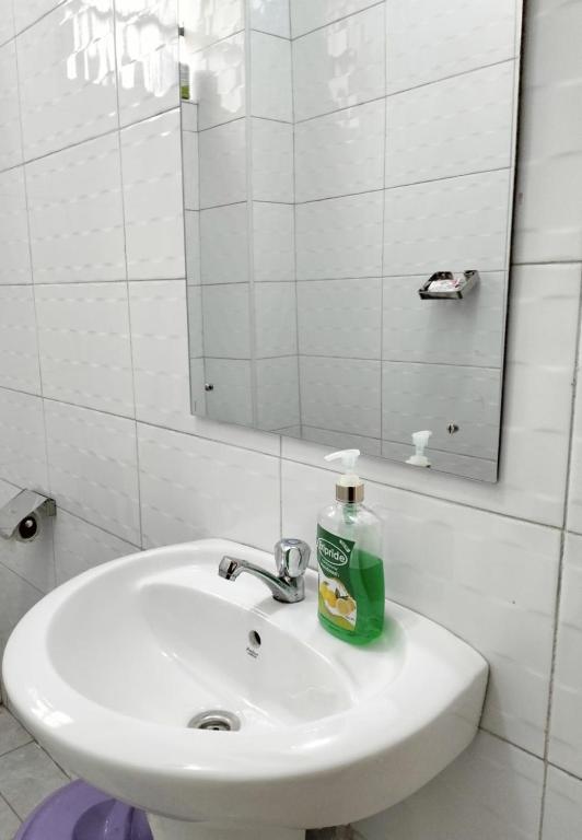 Koupelna v ubytování Tamara studio bedsitter, Nyanchwa Kisii