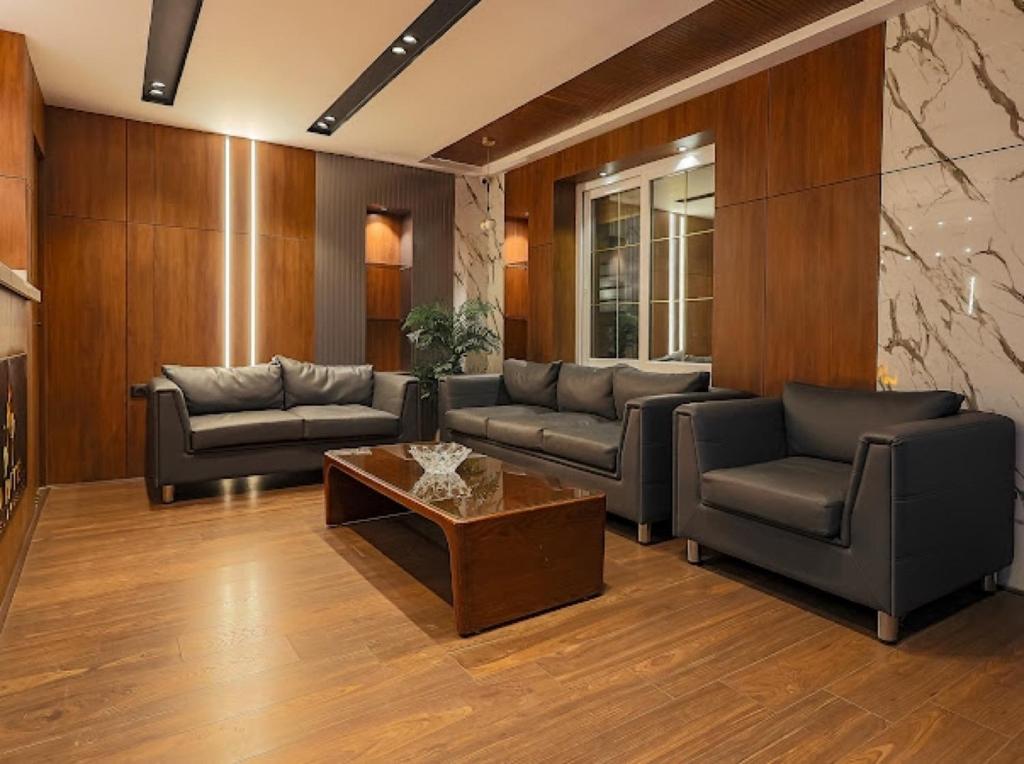 A seating area at Hostel 390