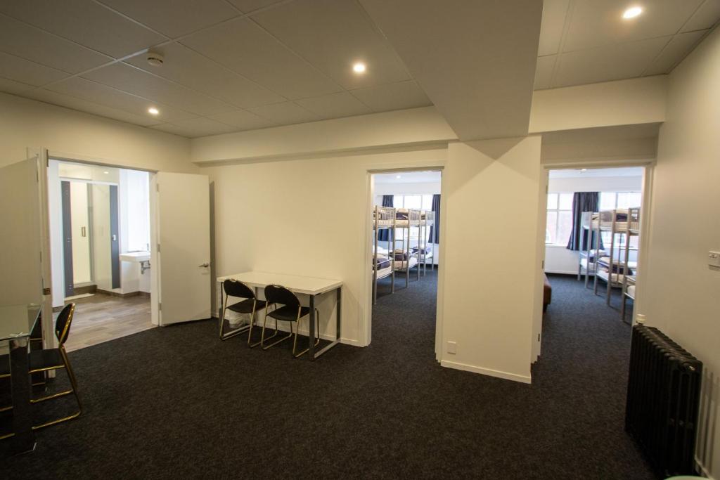 Hotel Waterloo & Backpackers - Resim 38