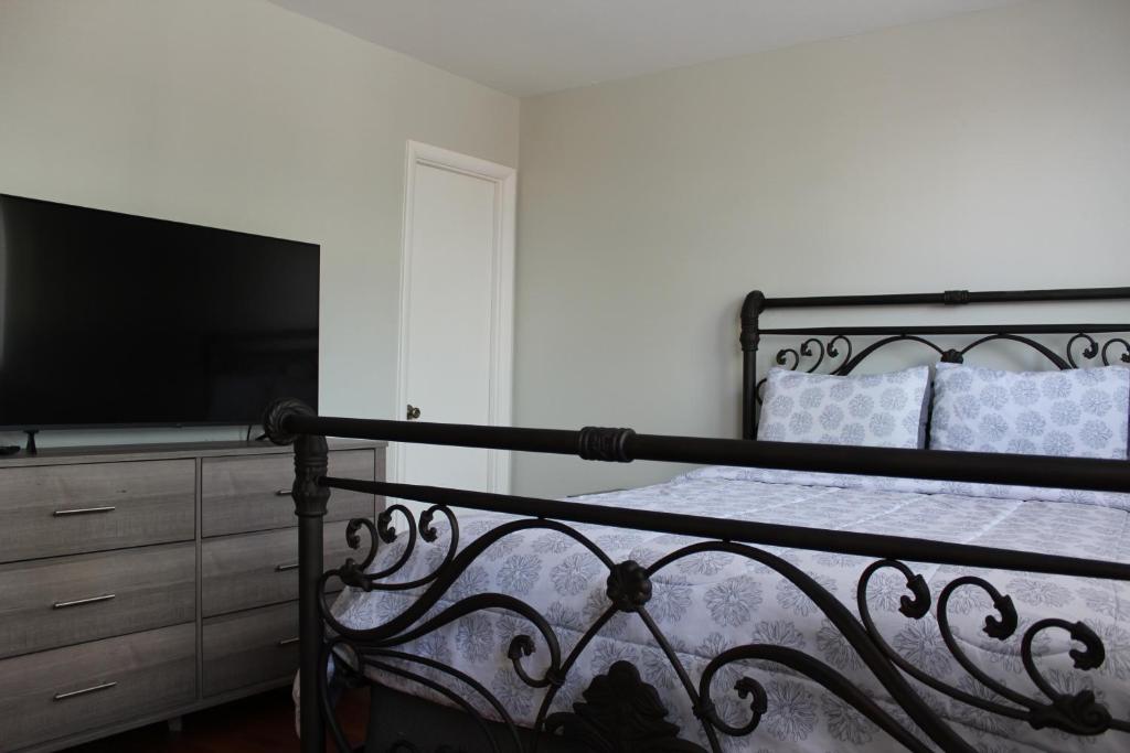 Легло или легла в стая в Cozy 3 Bedroom Min to National Mall Great Location and Free Parking