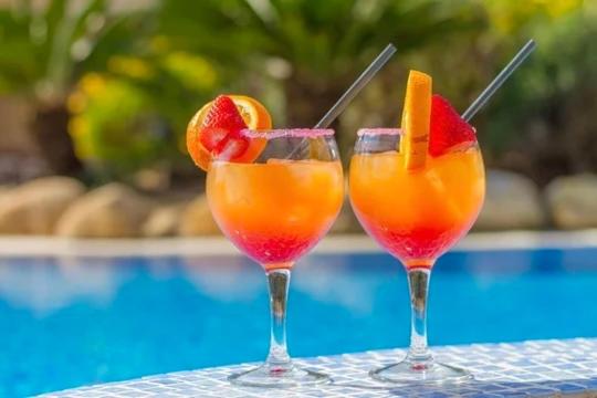 Nápoje v ubytování Hotel Fortuny javea