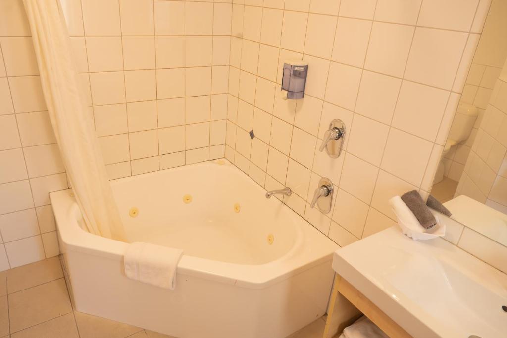 Victoria Court Motor Lodge - Free Parking - Resim 31