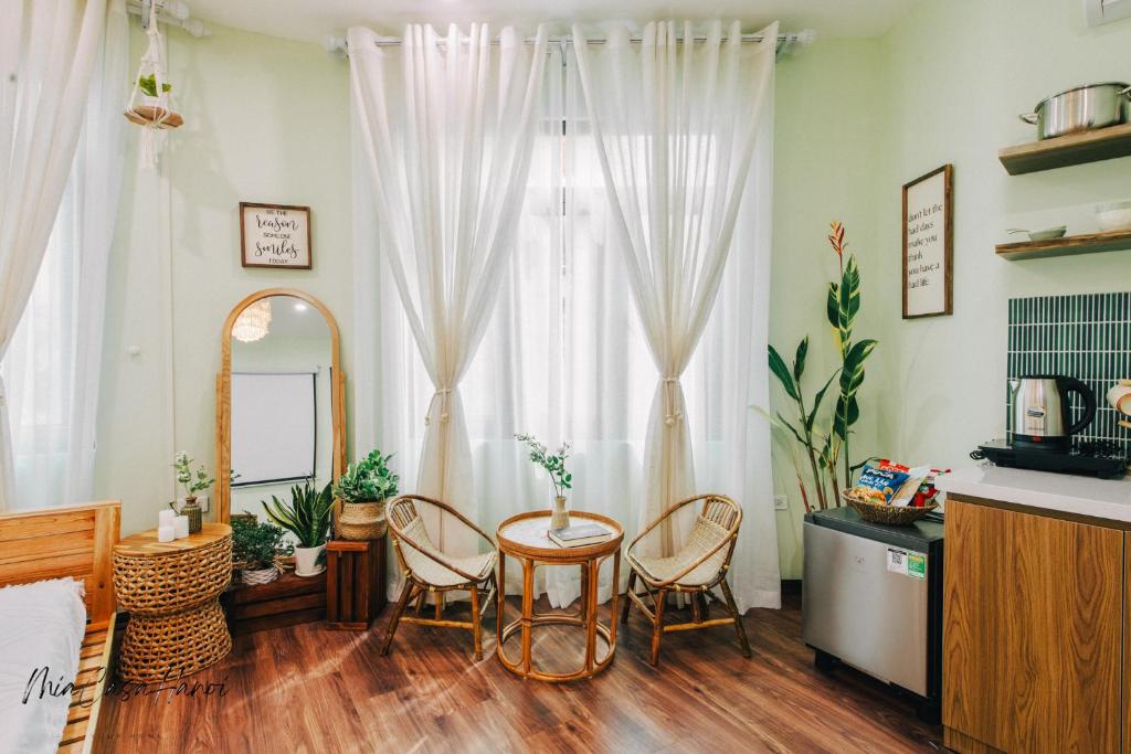 Kuchyň nebo kuchyňský kout v ubytování MiaCasa Hanoi - King Bed - Free laundry - Netflix & Rooftop Chill
