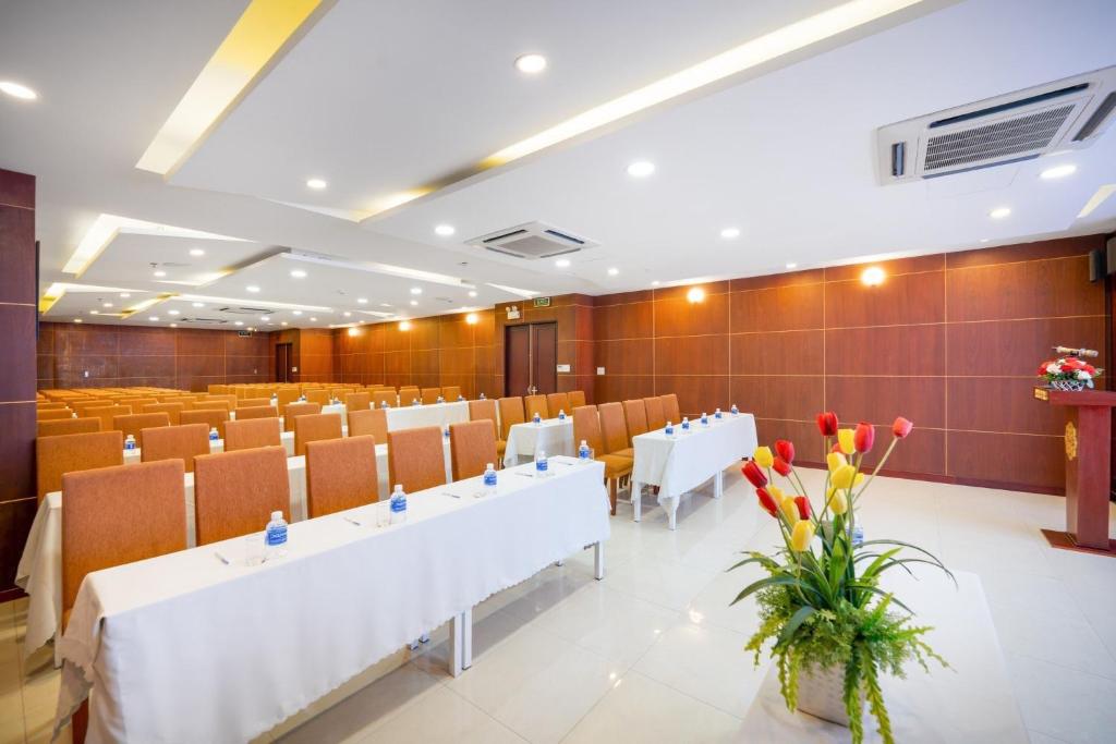 Konferenční prostory v ubytování Gemma Hotel & Apartment Near Dragon Bridge