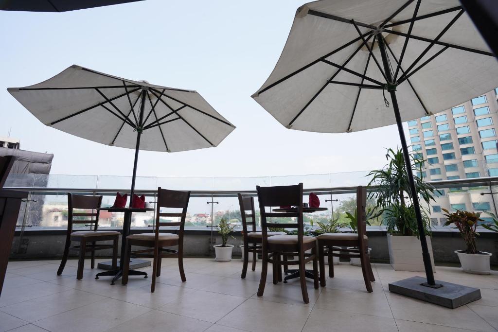 Balkón nebo terasa v ubytování Legend Westlake Hotel
