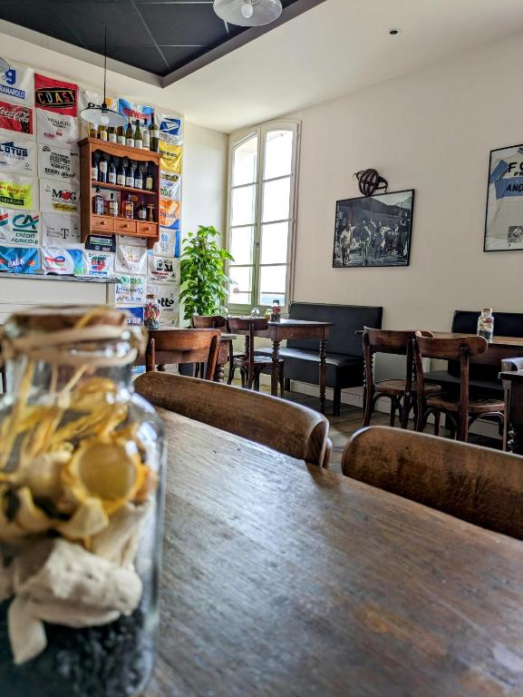 Restaurace v ubytování Le Nesk Ventoux - Hotel