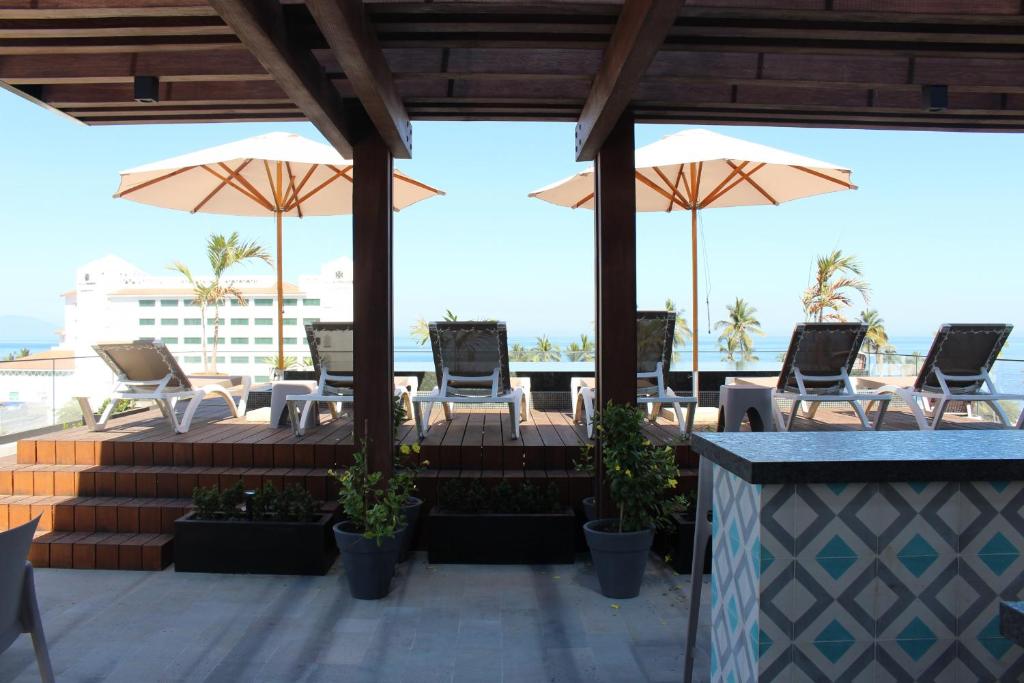 105 Downtown, Rooftop - Ocean View - Квартира