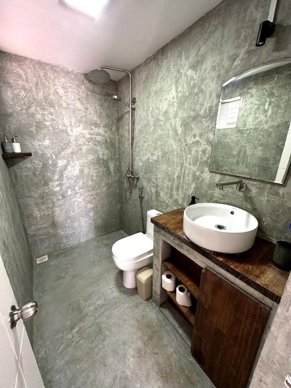 TWIN PALMS 'Surfhouse' - 11