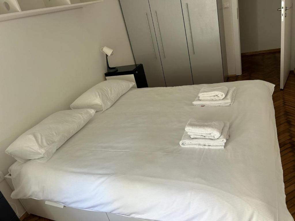 Noble Studio Apartments - 11