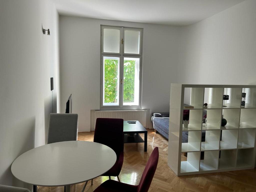 Noble Studio Apartments - 10