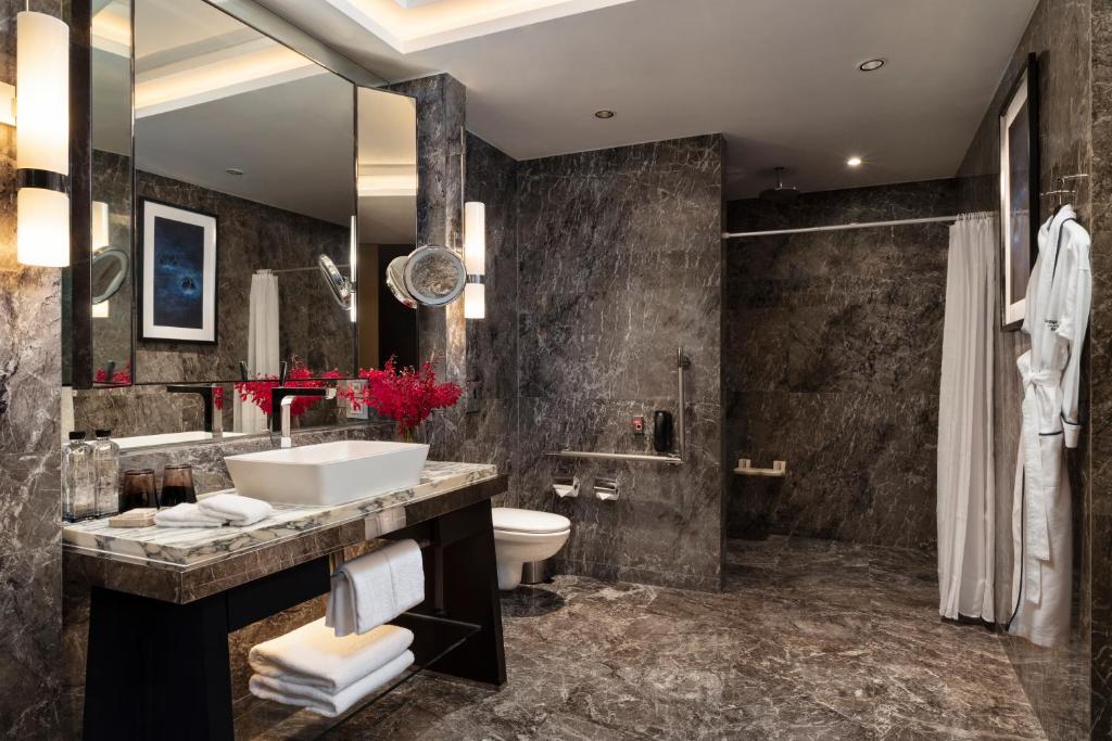 حمام في فندق سيام كمبنسكي بانكوك - معتمد من شا إكسترا بلس