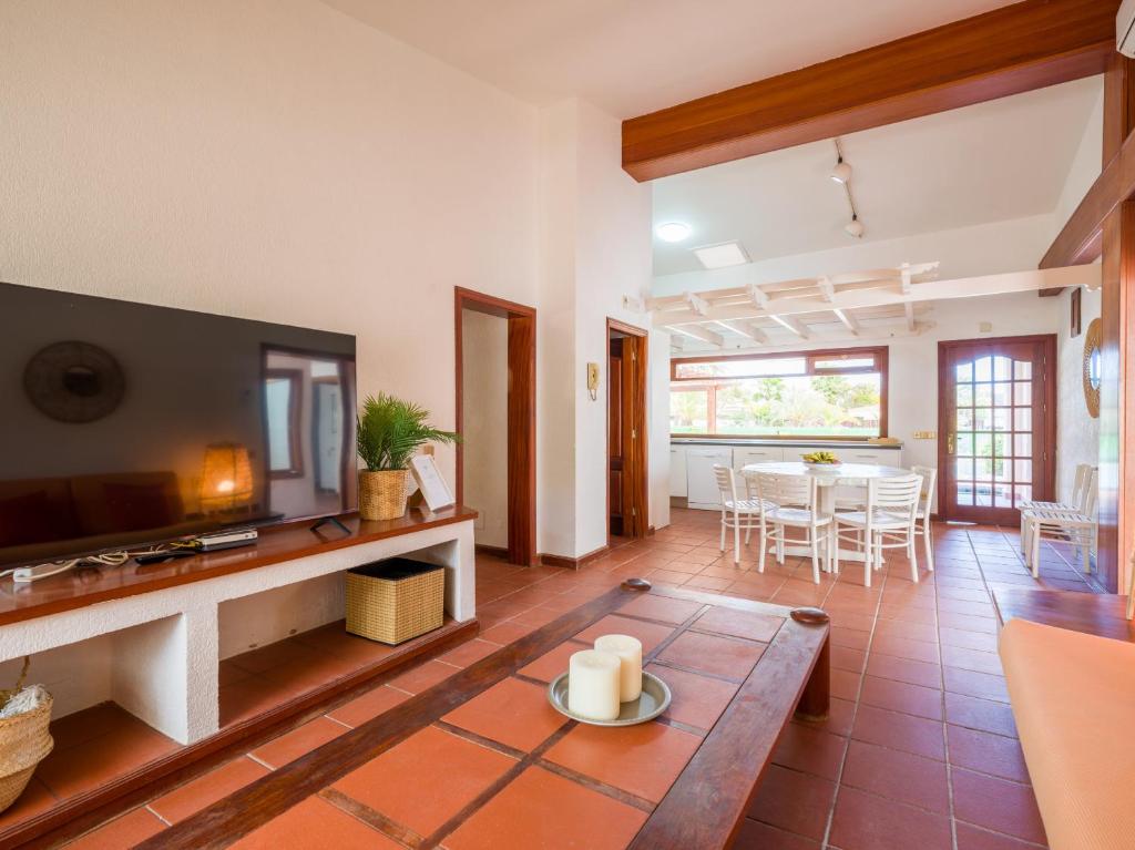Telewizja i/lub zestaw kina domowego w obiekcie CASA GRAN CANARIA - Gran Canaria Stays