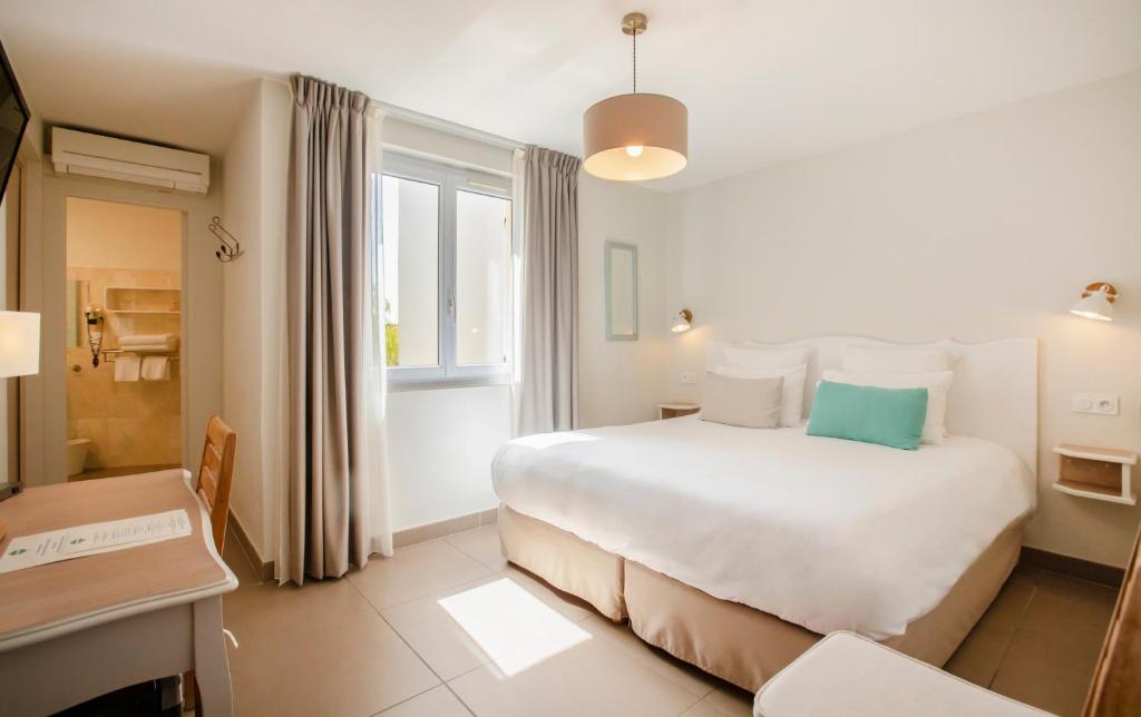 Hotel La Bienvenue - Habitación Con Vista Al Jardín