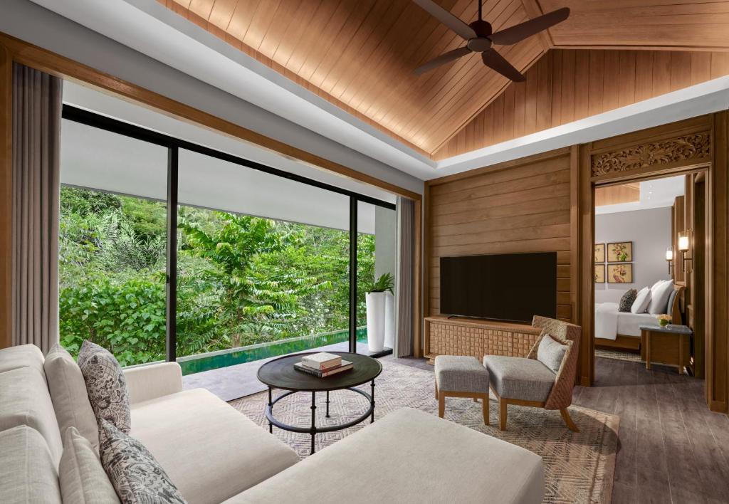 TV a/nebo společenská místnost v ubytování Anantara Ubud Bali Resort