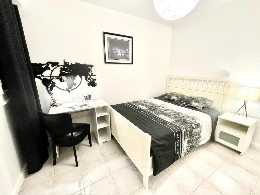 Postel nebo postele na pokoji v ubytování Chambre privée en colocation dans un appartement au centre de rillieux la pape