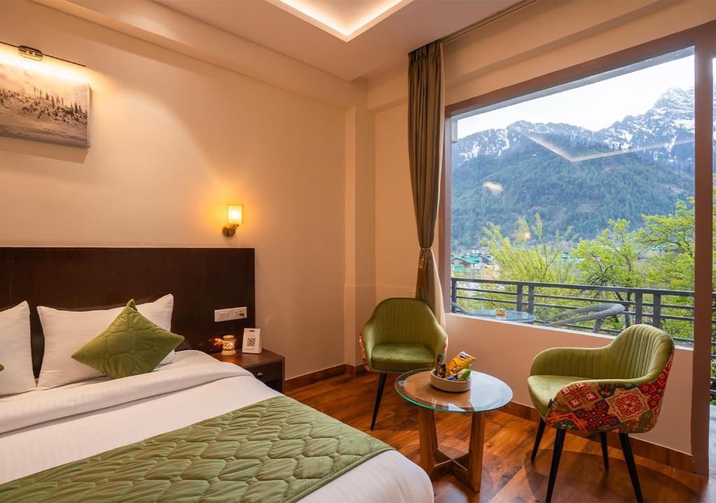 Nespecifikovaný výhled na hory nebo výhled na hory při pohledu z hostelu
