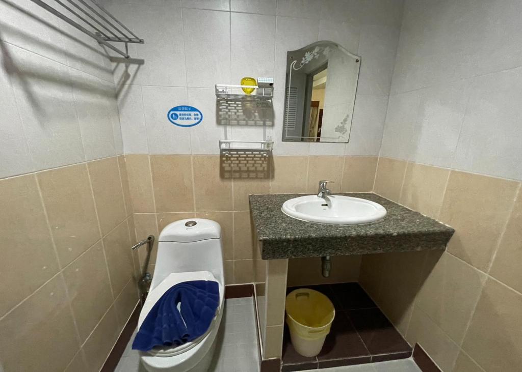 One World One Home Patong 1 - Resim 36