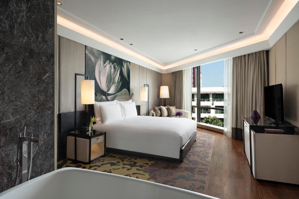 Siam Kempinski Hotel Bangkok photo