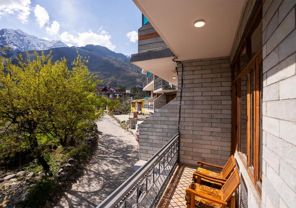 Nespecifikovaný výhled na hory nebo výhled na hory při pohledu z hostelu
