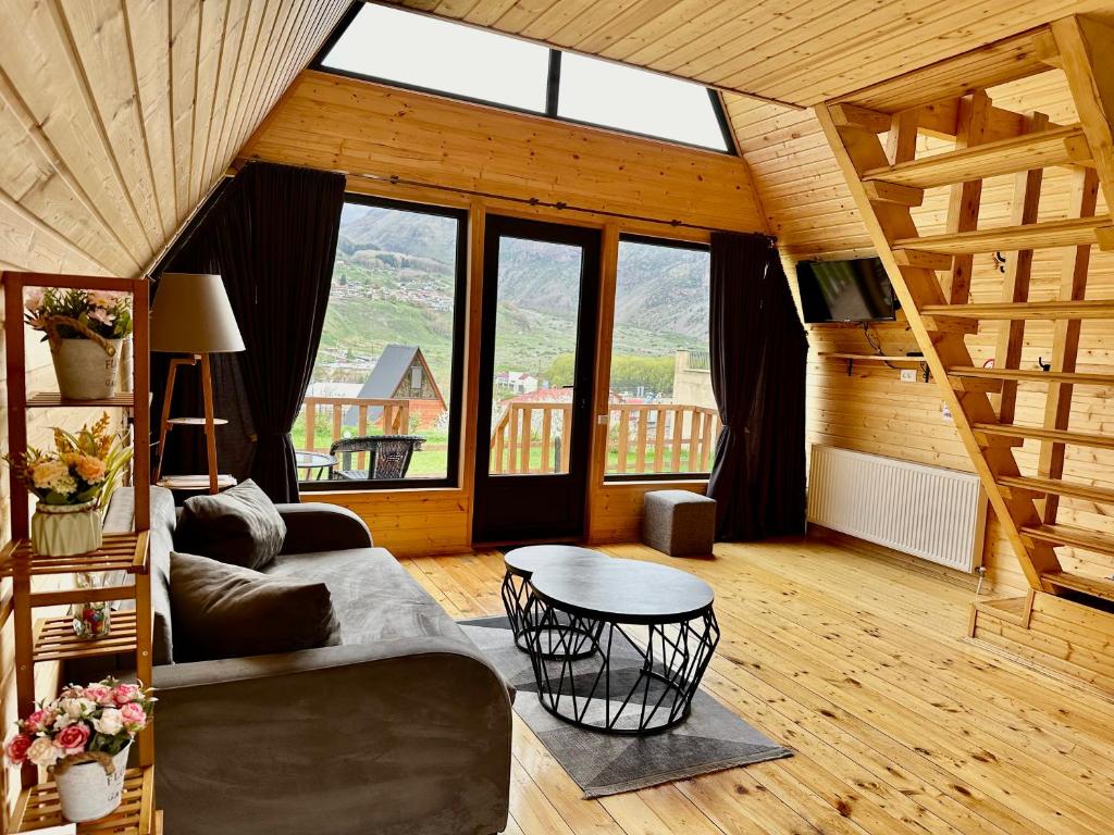 Posezení v ubytování Hillside Kazbegi
