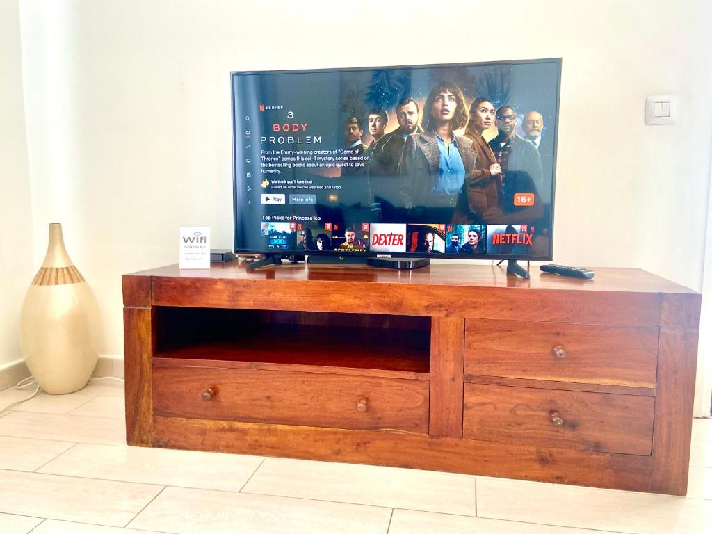 TV a/nebo společenská místnost v ubytování Princesa Ico, cerca del mar