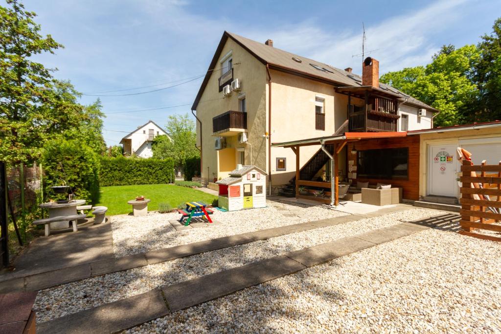 Kincső Vendégház Siófok by NeWave Apartments 8600 Siófok, 14 Szent László utca kép - 1