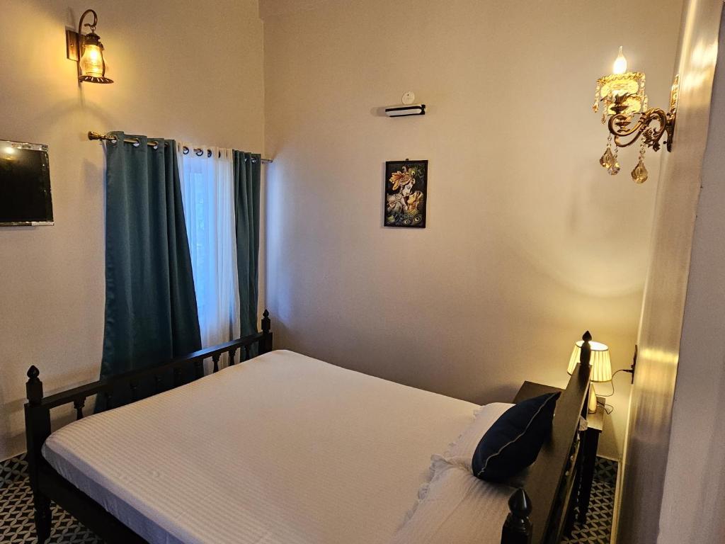 SANTINIKETAN RETREAT, Bolpur - Chambre Queen Avec Vue De La Piscine