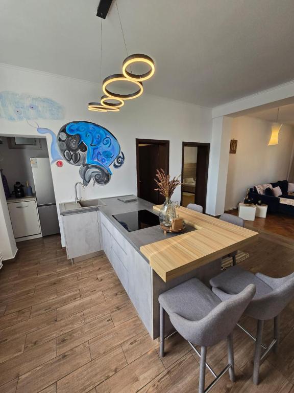 House of Dragons Apartments - Deluxe Double Room (2 Adultos + 1 Niño)