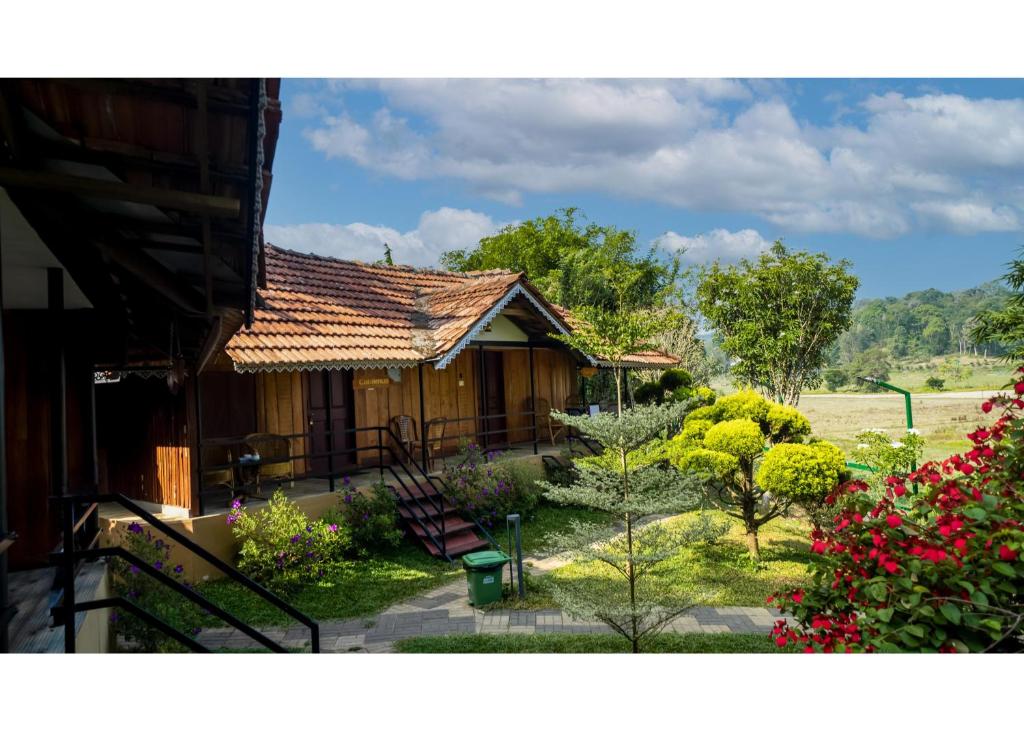 Κήπος έξω από το Mystery Maze Resort and Spa
