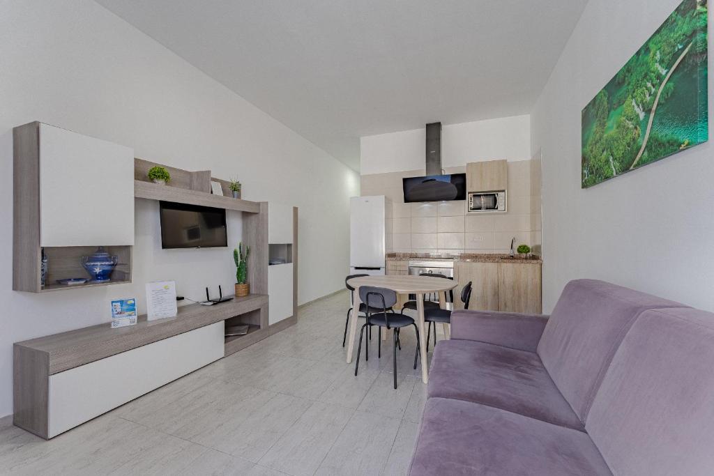 Kuchyň nebo kuchyňský kout v ubytování APARTAMENTO EN PARQUE SANTIAGO II